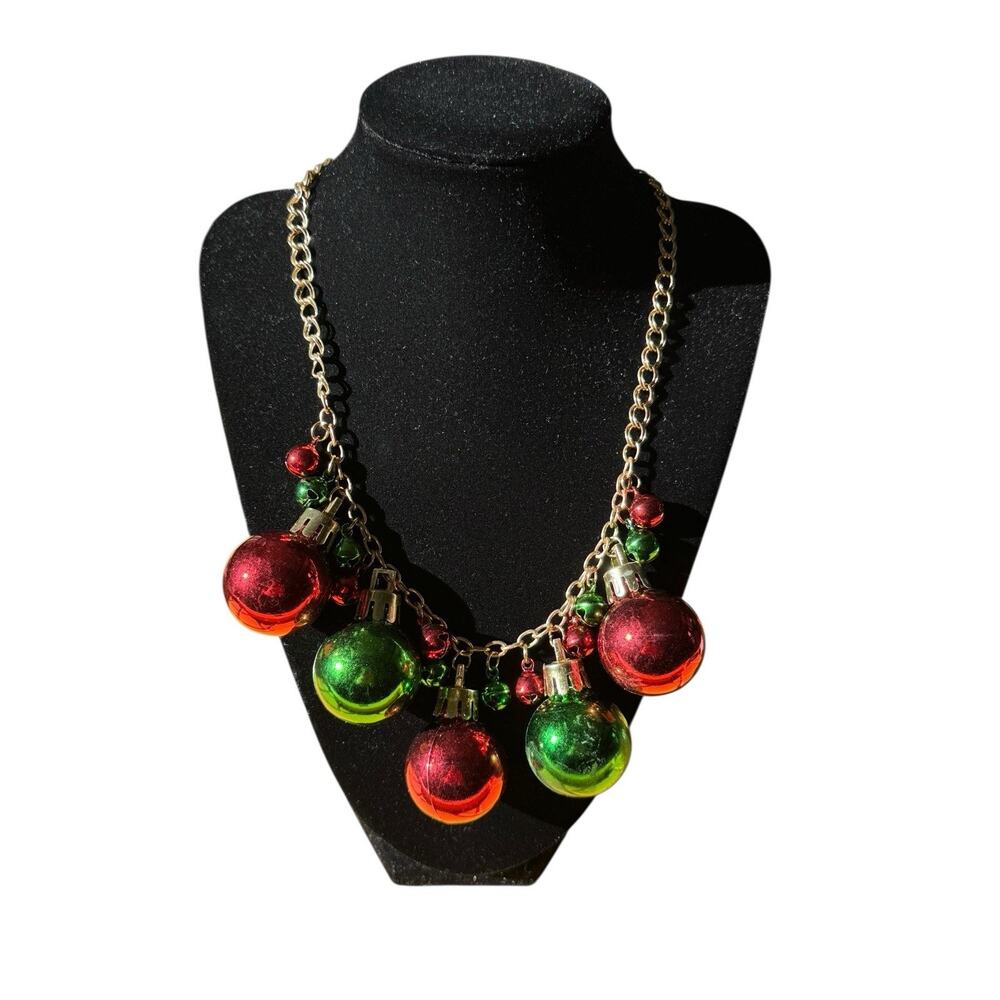 Vintage Christmas Ornament Bauble Necklace Red Green Glass‎ Balls Holiday Party